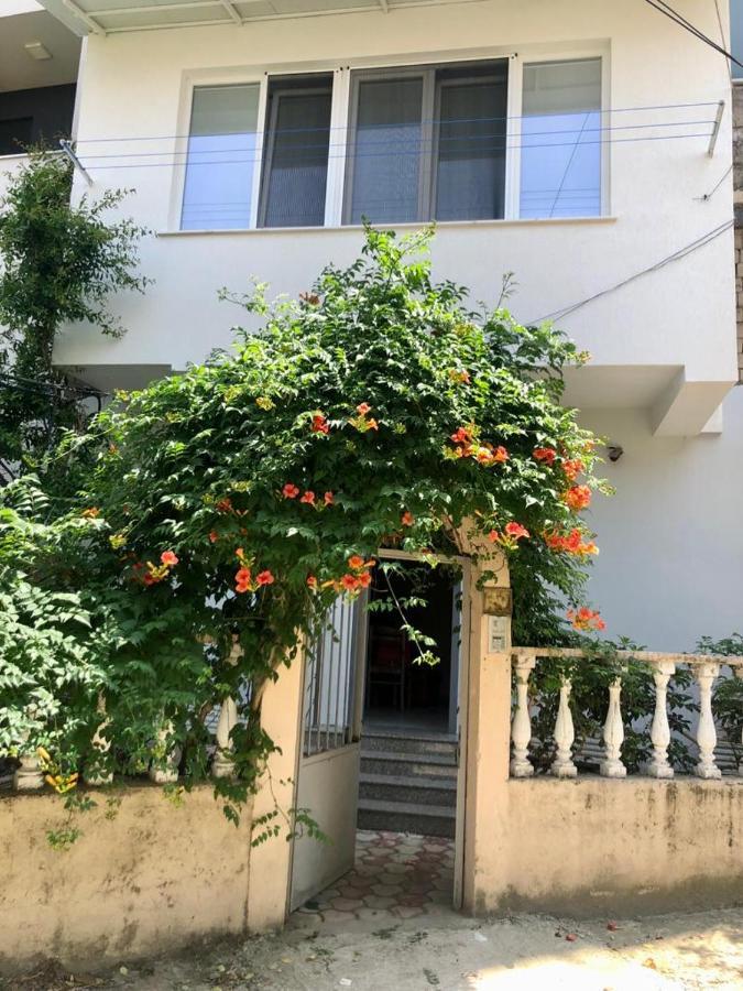 Mjolly Apartment Tirana Exterior foto